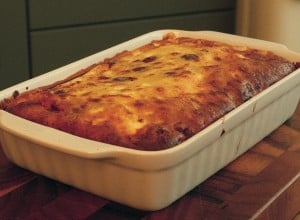Poletni clafoutis z višnjami - Bolje jem z Brino