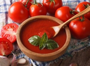 Domač ketchup z baziliko - Marko Herič
