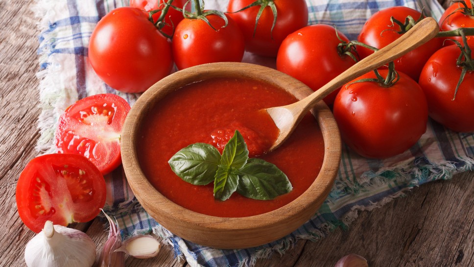 Domač ketchup z baziliko - Marko Herič