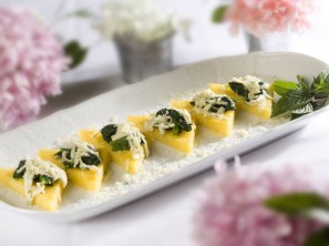 Na žaru pečena polenta s špinačo in gorgonzolo - Spar