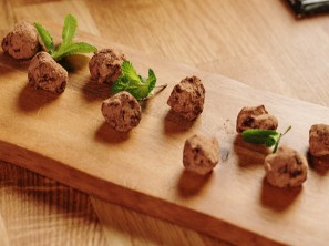 Chef Marko Pavcnik - Čokoladni tartufi z ocvirki