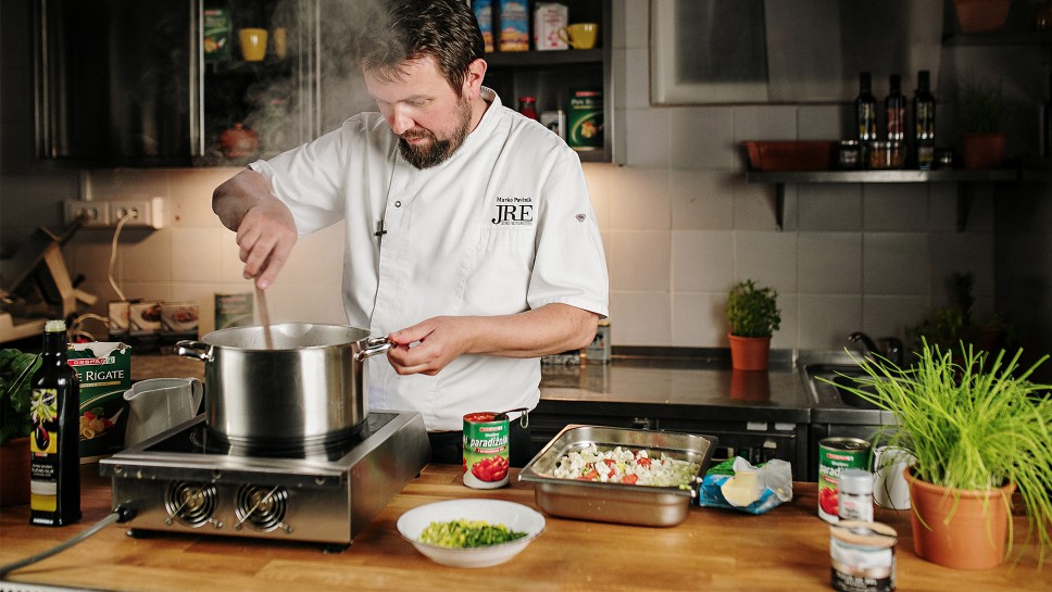 Mesno zelenjavna minestra - Chef Marko Pavčnik