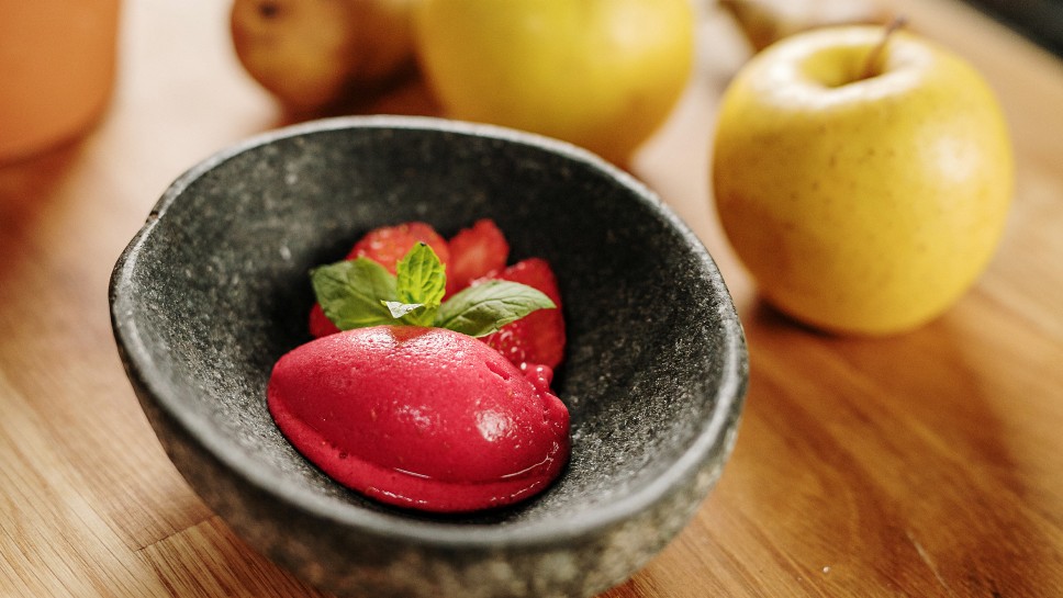 Sorbet iz prezrelih jagod - chef Marko Pavčnik