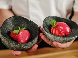 Sorbet iz prezrelih jagod - chef Marko Pavčnik
