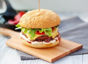 Veganski BBQ burger - Blaž Mihev, Fit kuhinja