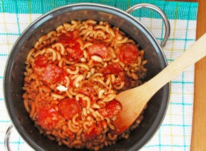 Makarončki s fižolom in salamo - Sladki Chef