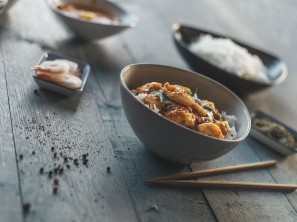 Tajski rdeči curry z mangom in repki kozic - Gruša Zorn