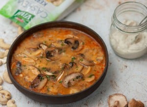 Gobova juha s smetano iz indijskih oreščkov - Iris Potatolover