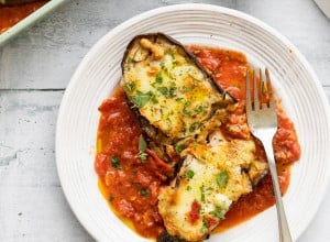 Na žaru pečeni gratinirani jajčevci - Jernej Kitchen