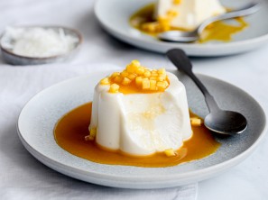 Kokosova panna cotta - Jernej Kitchen