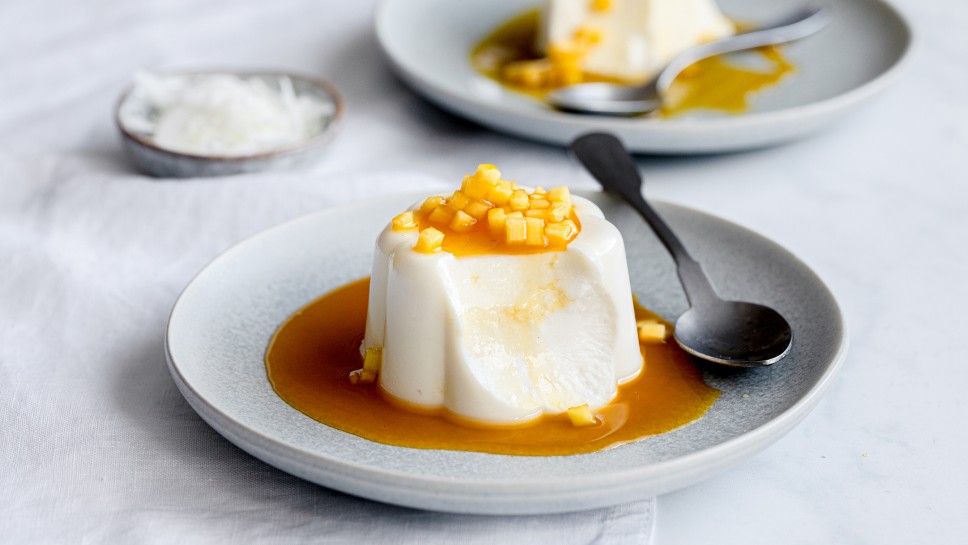Kokosova panna cotta - Jernej Kitchen