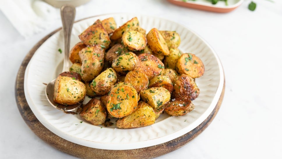 Mlad krompir z zelišči - Jernej Kitchen