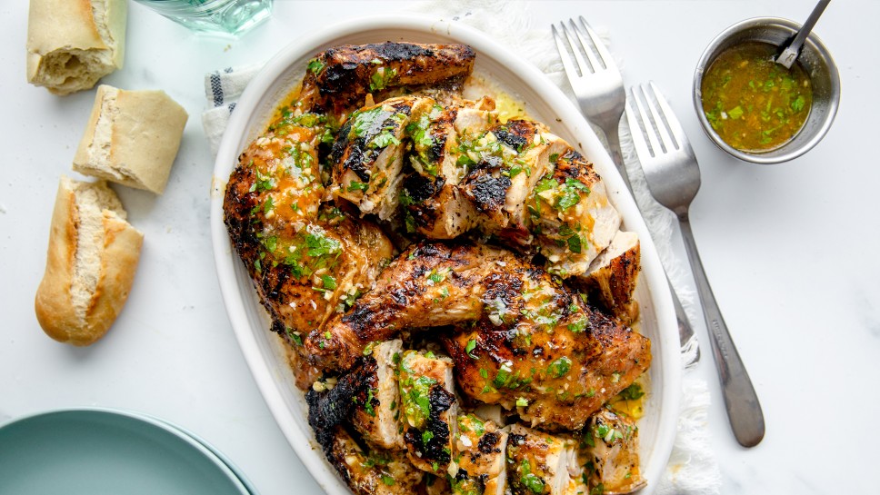 Pečen piščanec na žaru s svežim prelivom - Jernej Kitchen