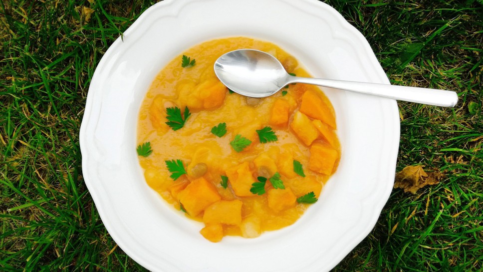 Enolončnica iz kolerabe, krompirja, korenja in fižola - Sladki Chef