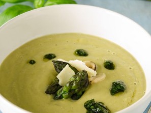 Krompirjeva juha z zelenimi šparglji - Mojca Polak