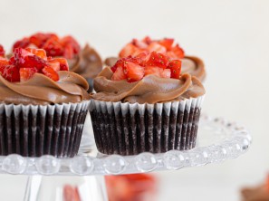 Čokoladni cupcakesi z jagodami - Nina Kastelic, Leaneen