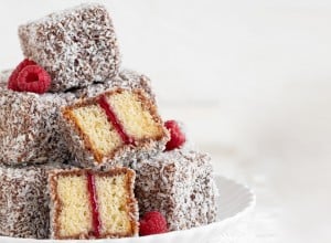 Kokosove kocke (čupavci) z malinami - Nina Kastelic, Leaneen