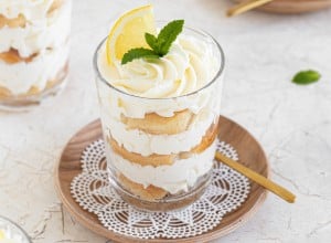 Kozarčki z limonino kremo in savoiardi - Leaneen