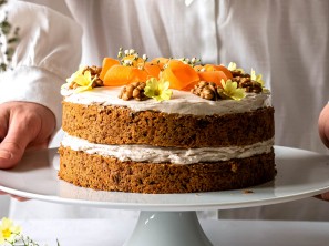 Korenčkova torta z belo kremo - Little kitchen vibes
