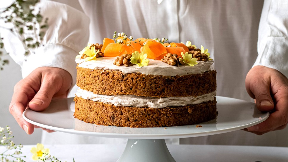 Korenčkova torta z belo kremo - Little kitchen vibes