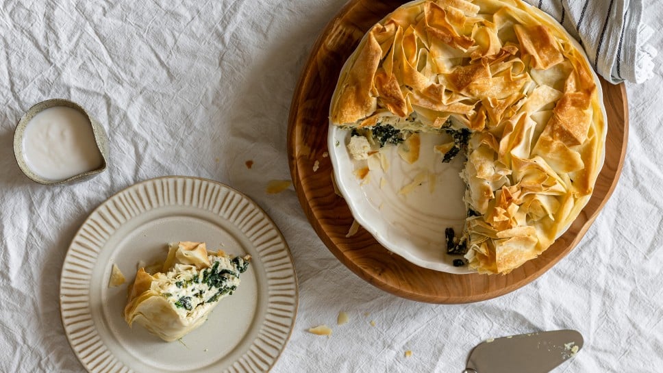 Špinačni burek s tofujevo kremo - Little Kitchen Vibes