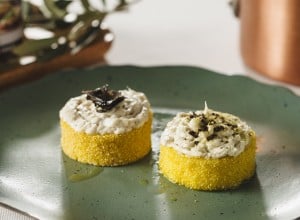 Polenta z bakalajem z olivami ali tartufi - chef Fakuč  