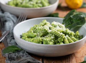 15-minutni fusilli v špinačni omaki - Midva kuhava