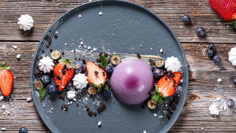 Borovničeva panna cotta - Midva kuhava