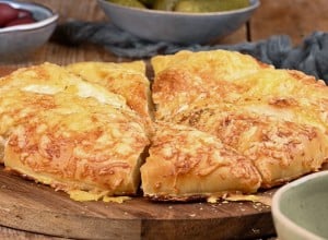 Kruh, polnjen s sirom - Midva kuhava