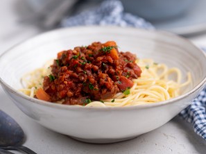 Špageti z lečino bolonjsko omako - Midva kuhava