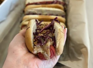 AMERIŠKI HOTDOG - Nika Krmec