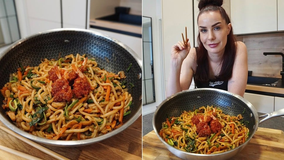 Udon rezanci z zelenjavo in ocvrtimi kozicami - Nika Krmec