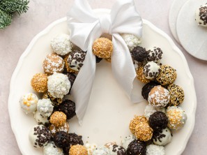 Adventni venček čokoladnih kroglic - Nina Zorčič