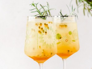 Brezalkoholni koktejl z rožmarinom in citrusi - Nina Zorčič