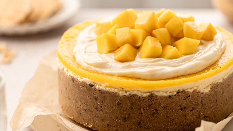 Mango cheesecake brez peke - Nina Zorčič