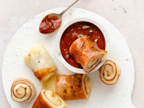 Nina Zorčič - Mozzarella zvitki/palčke