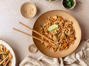 Pad thai s piščancem - Nina Zorčič