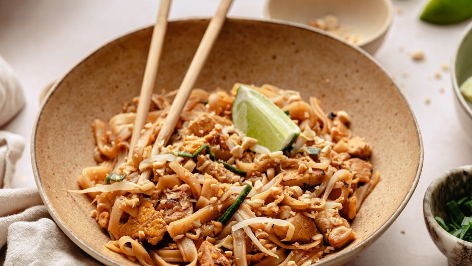 Pad thai s piščancem - Nina Zorčič