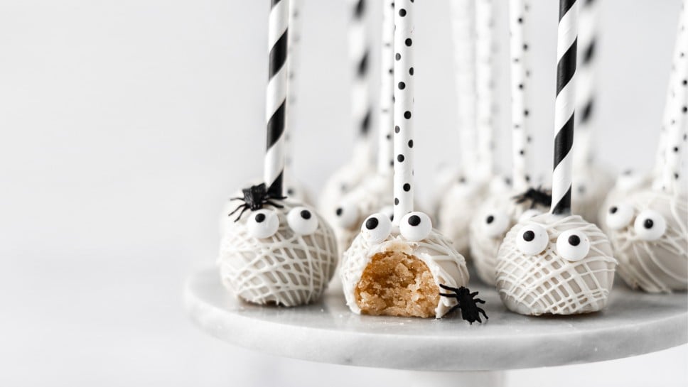 Vaniljeve Cake Pops Mumije - Nina Zorčič