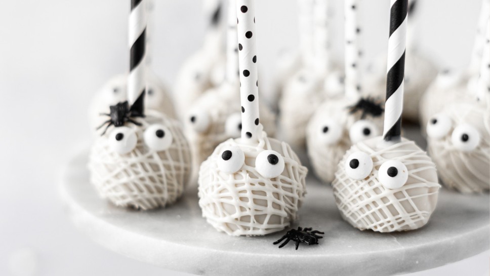 Vaniljeve Cake Pops Mumije - Nina Zorčič