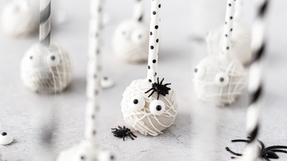 Vaniljeve Cake Pops Mumije - Nina Zorčič