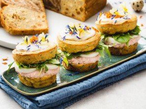 Popraznični brunch s kipniki - Uroš Štefelin, Revija PLUS