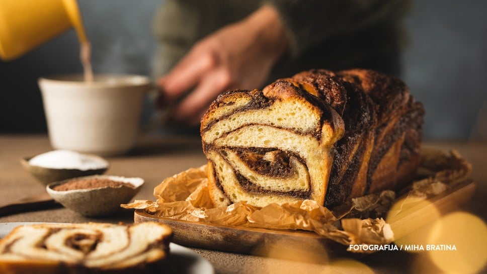 Klasična babka s čokoladno-orehovim nadevom -Jernej Kitchen