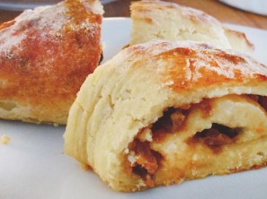Krompirjev zavitek z ocvirki - Sladki Chef
