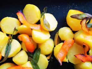 Pečen krompir z žajbljem in pomarančno lupino - Sladki Chef