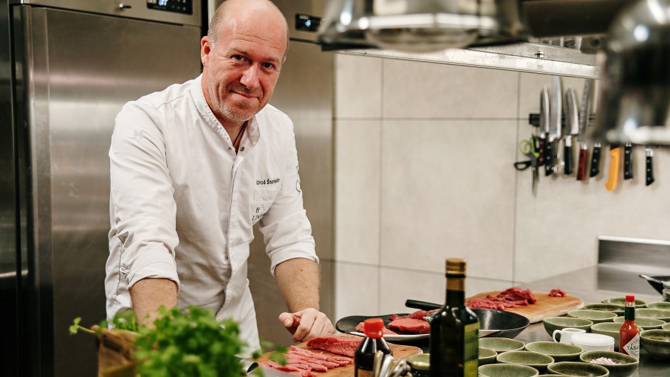 Domač tatarski biftek - chef Uroš Štefelin, Tri zvezdice