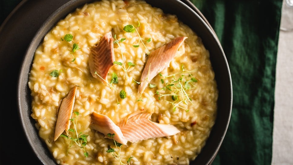 Rižota s tepkami, hrenom in dimljeno postrvjo - Chef Štefelin