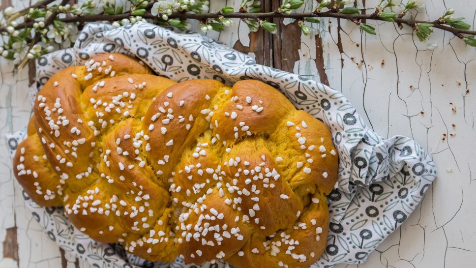 Velikonočna pletenica brez jajc in mleka - Spar
