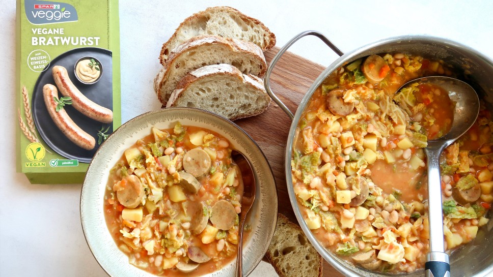 Žana Hrastovšek iz Rastline so fine - Krepka juha s Spar Veggie klobaso
