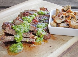 Roastbeef (goveji steak) na žaru s salso verde - Sladki Chef